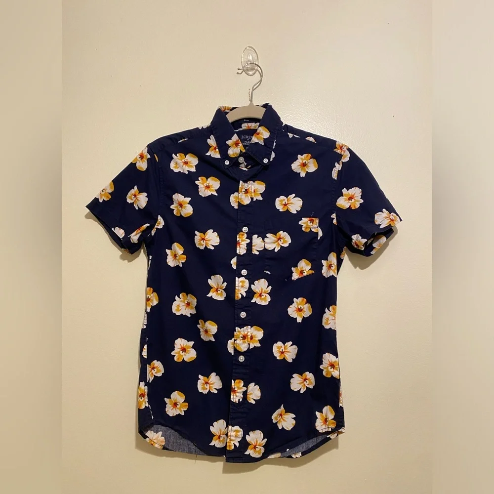 J. Crew Navy Floral Men's Shirt. Slim fit . Size XS